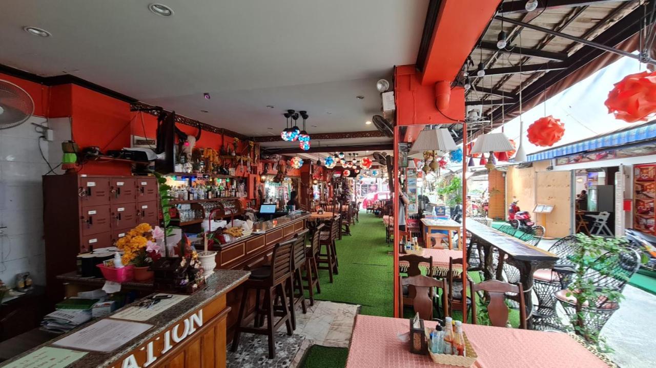 Vech Guesthouse Patong Luaran gambar