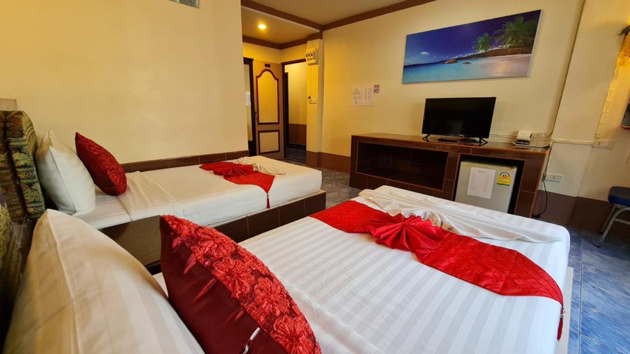 Vech Guesthouse Patong Luaran gambar