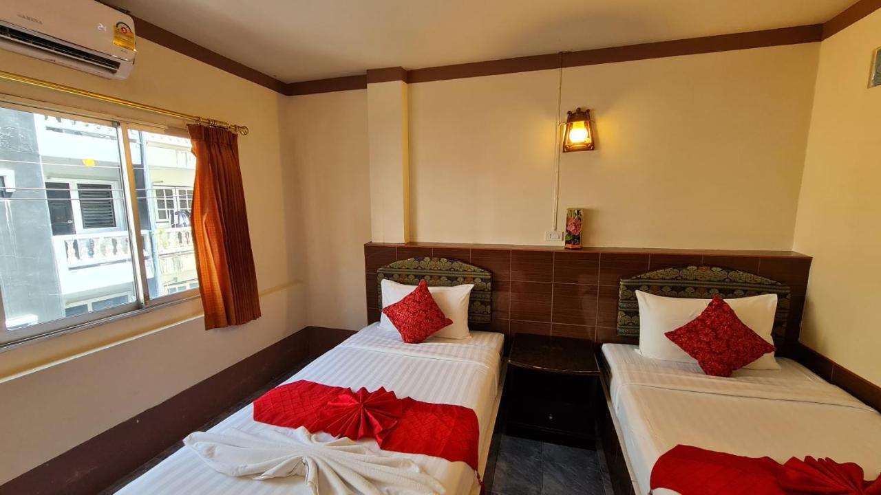 Vech Guesthouse Patong Luaran gambar
