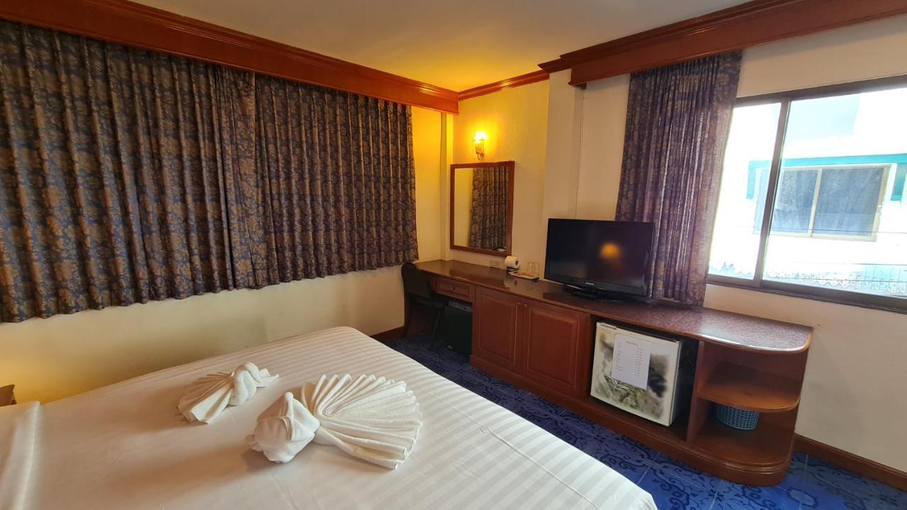Vech Guesthouse Patong Luaran gambar
