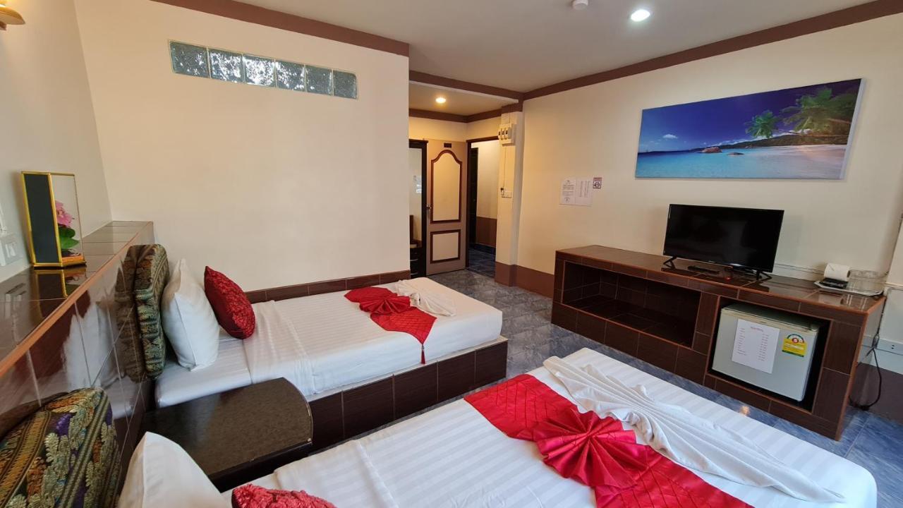 Vech Guesthouse Patong Luaran gambar