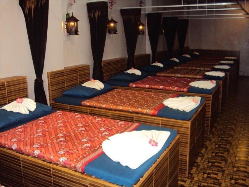 Vech Guesthouse Patong Luaran gambar