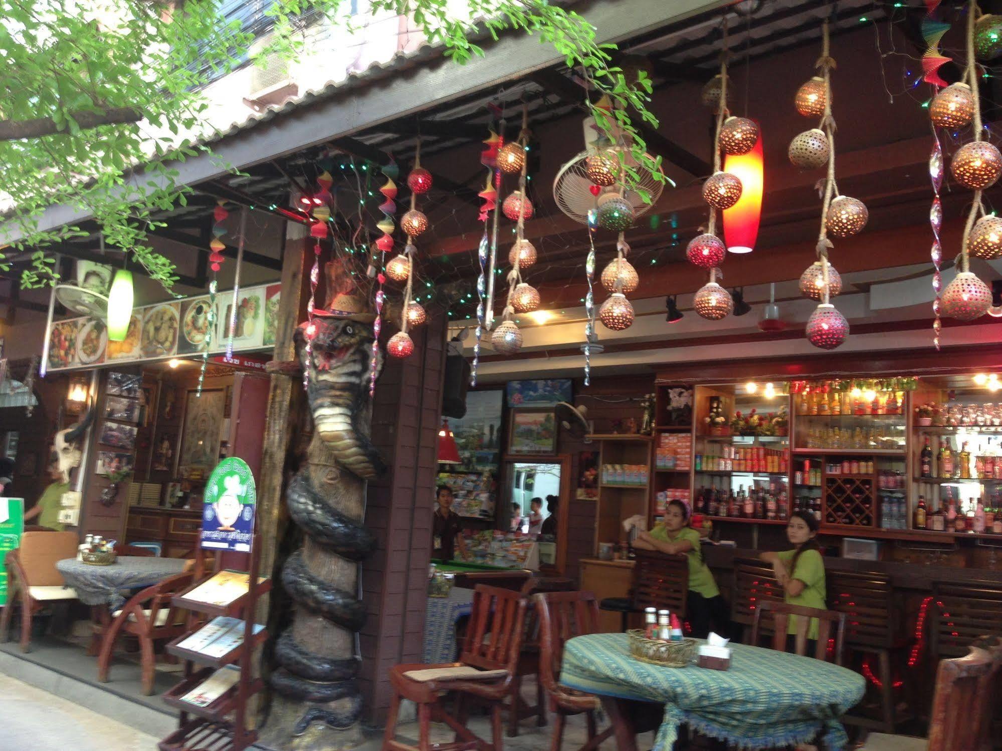 Vech Guesthouse Patong Luaran gambar