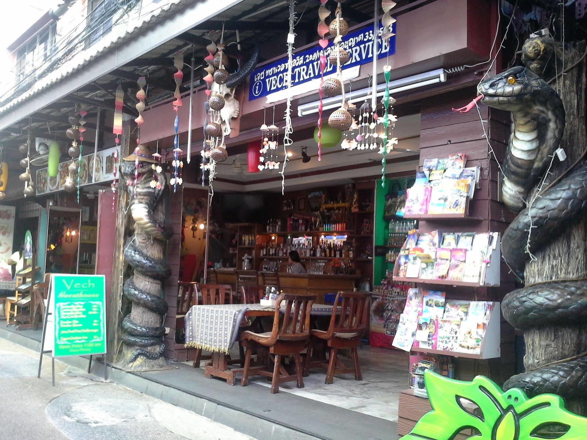 Vech Guesthouse Patong Luaran gambar